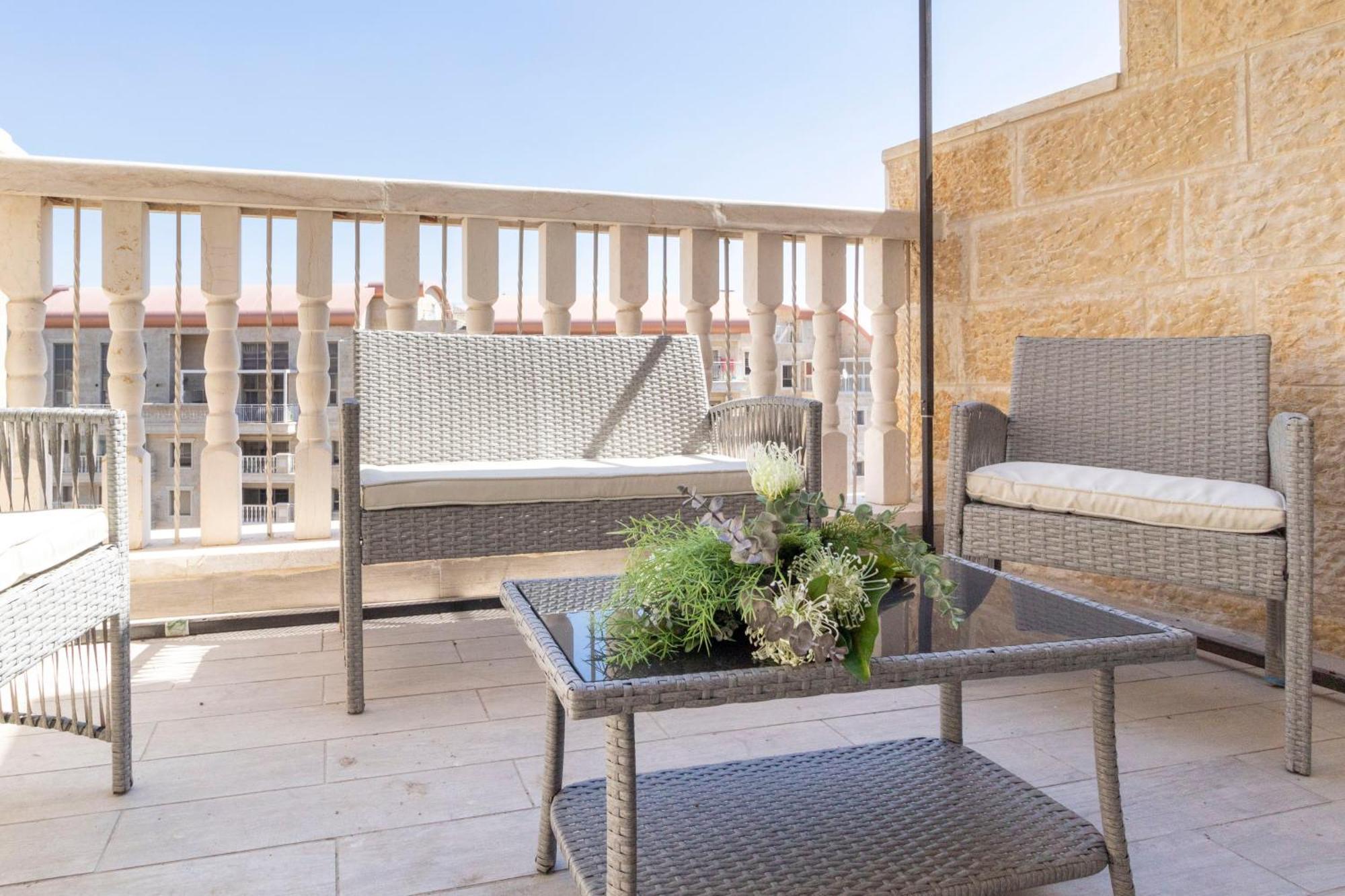 Stylish 1 Bedrooms Parking At City Gate Jerusalem Eksteriør bilde